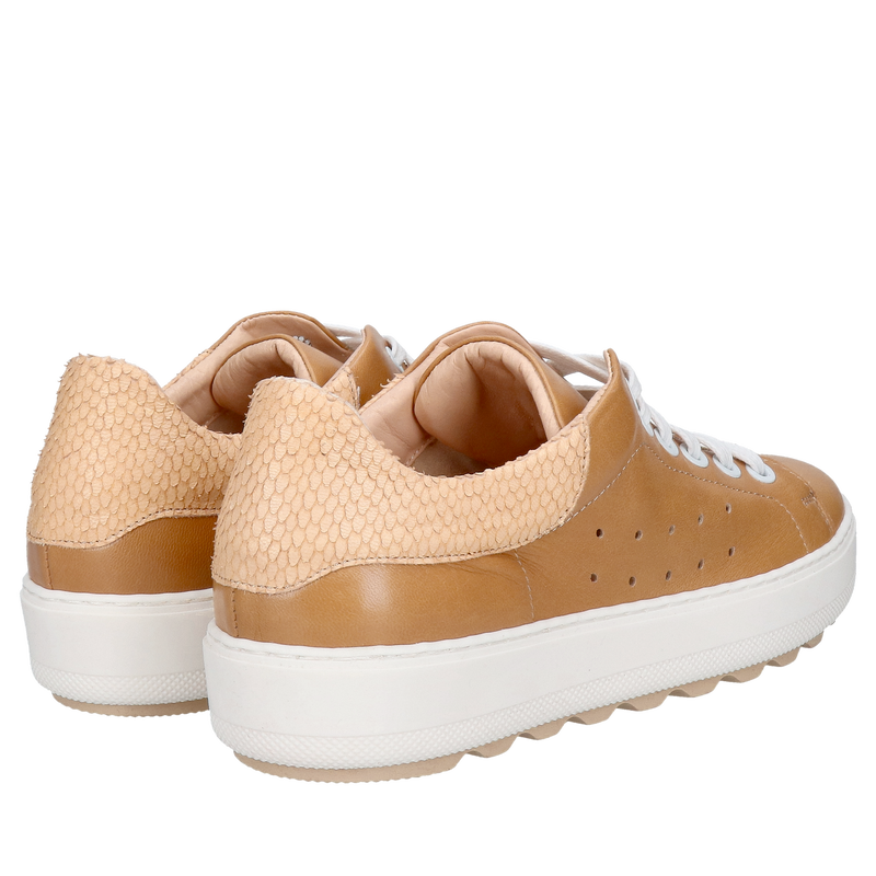 Damskie sneakersy Konopka Shoes rude z miękkiej skóry na białej podeszwie, producent polski, Conhpol Bis,