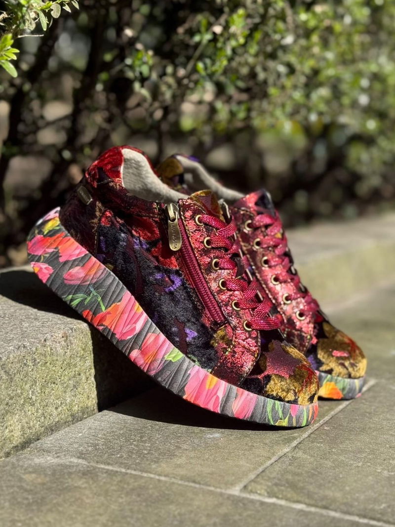 Sportowe buty damskie ze skóry, limitowana edycja Sportowe buty damskie ze skóry, limitowana edycja