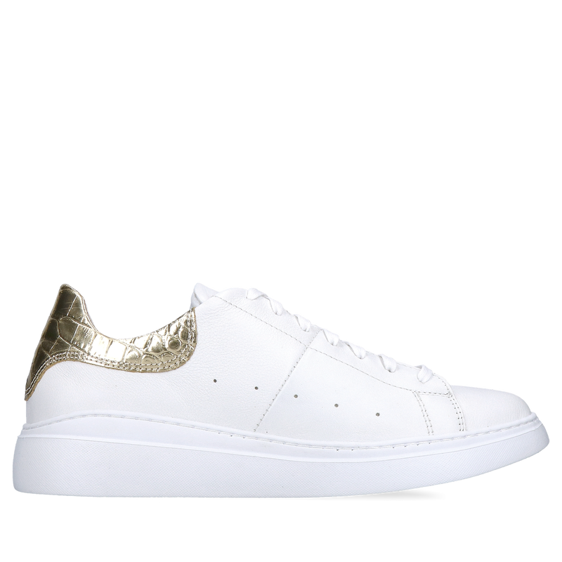 Białe damskie sneakersy na lekkiej białej podeszwie, wygodne i miękkie Białe damskie sneakersy na lekkiej białej podeszwie, wygodne i miękkie