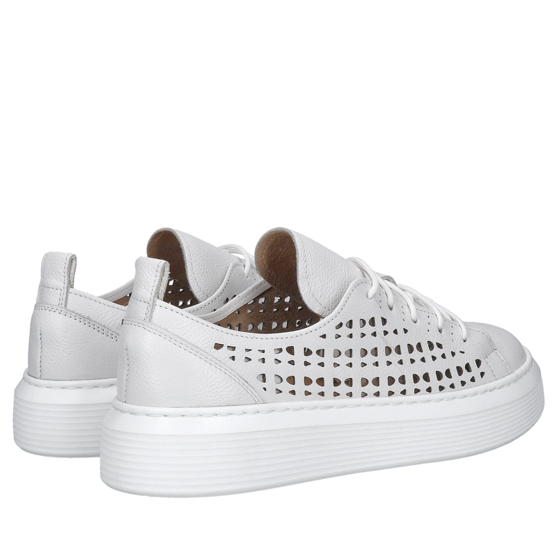 Białe sneakersy damskie na grubej podeszwie, wygodne z miękką wkładką, polski producent TANEX Białe sneakersy damskie na grubej podeszwie, wygodne z miękką wkładką, polski producent TANEX