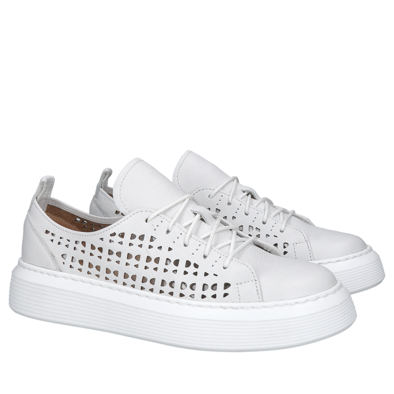 Białe sneakersy damskie na grubej podeszwie, wygodne z miękką wkładką, polski producent TANEX Białe sneakersy damskie na grubej podeszwie, wygodne z miękką wkładką, polski producent TANEX