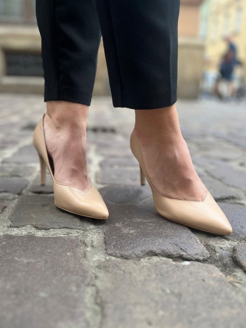 Szpilki damskie, eleganckie czółenka damskie, szpilki nude Conhpol Bis Szpilki damskie, eleganckie czółenka damskie, szpilki nude Conhpol Bis