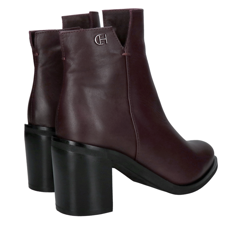 Botki na obcasie, eleganckie skórzane trzewiki w ciemnym bordowym odcieniu skóry