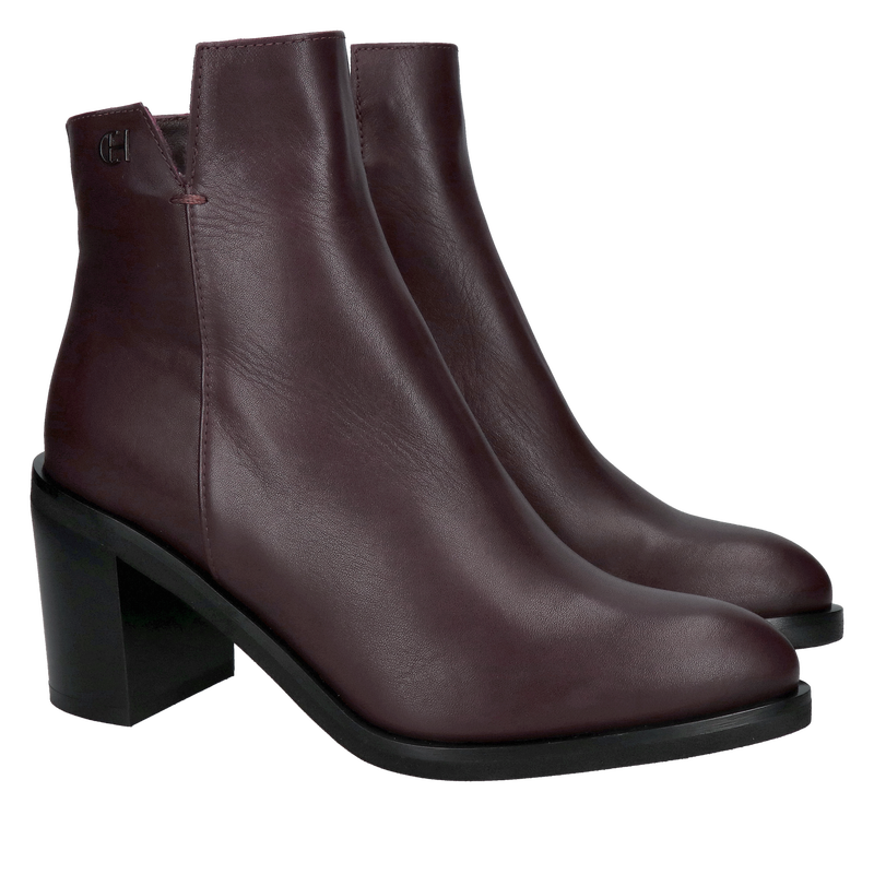 Botki na obcasie, eleganckie skórzane trzewiki w ciemnym bordowym odcieniu skóry
