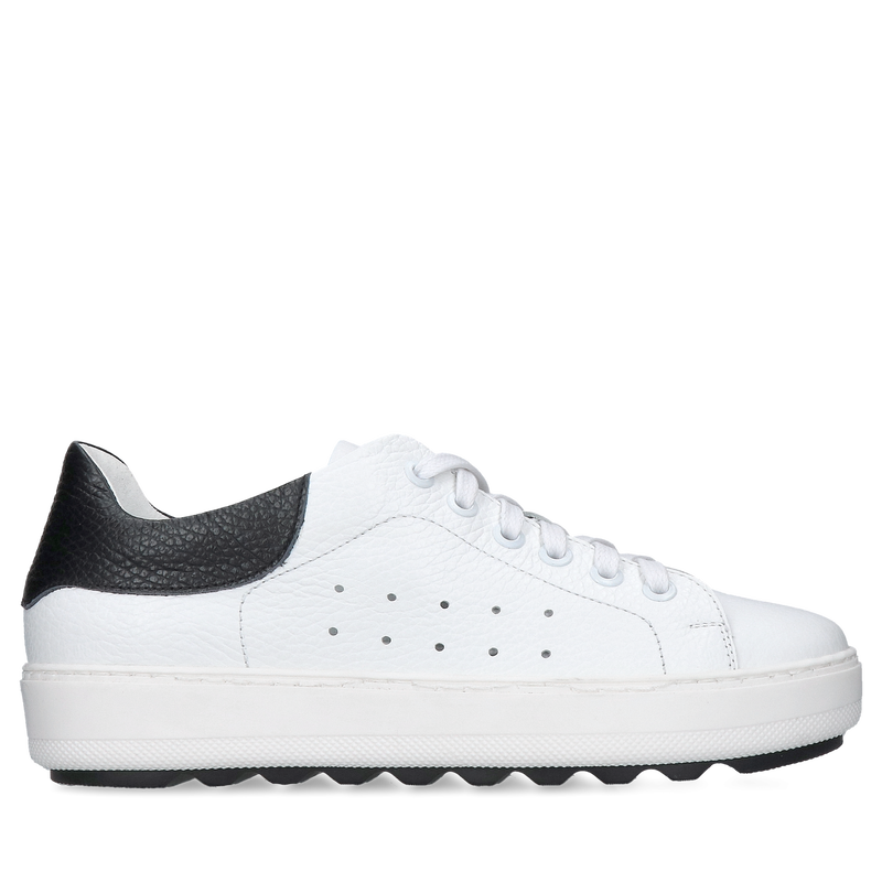 Damskie skórzane białe sneakersy na wygodnej podeszwie, miękka skóra naturalna, wyjmowana wkładka skórzana Damskie skórzane białe sneakersy na wygodnej podeszwie, miękka skóra naturalna, wyjmowana wkładka skórzana