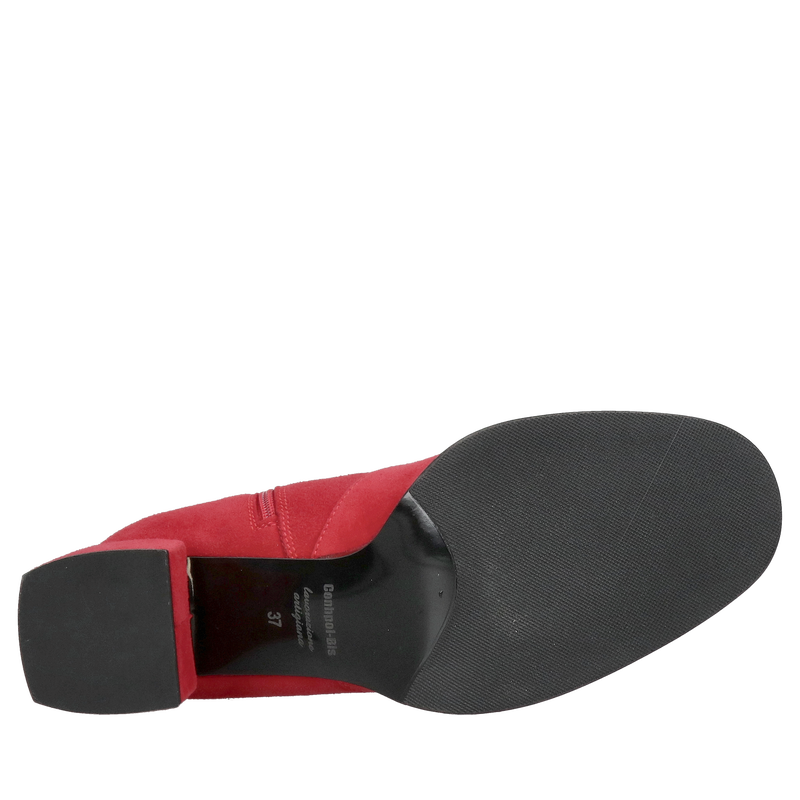 Soczysta czerwień botków zamszowych damskich na niskim obcasie