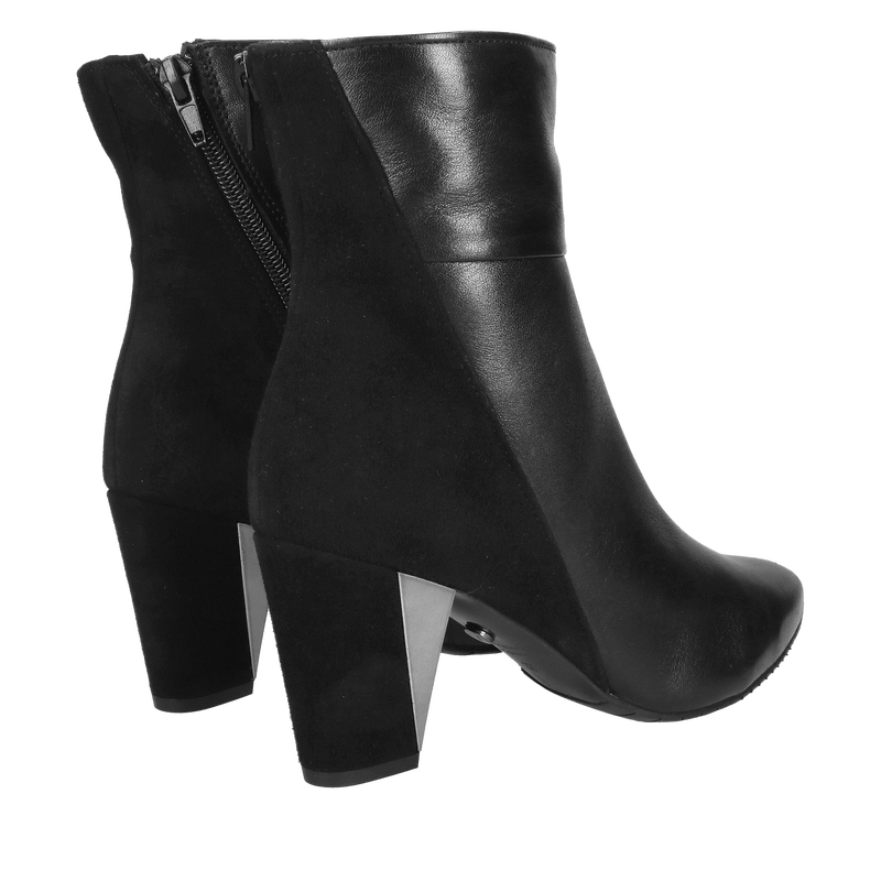 Eleganckie botki zamszowe na ozdobnym obcasie, elegancja i wygoda w jednym