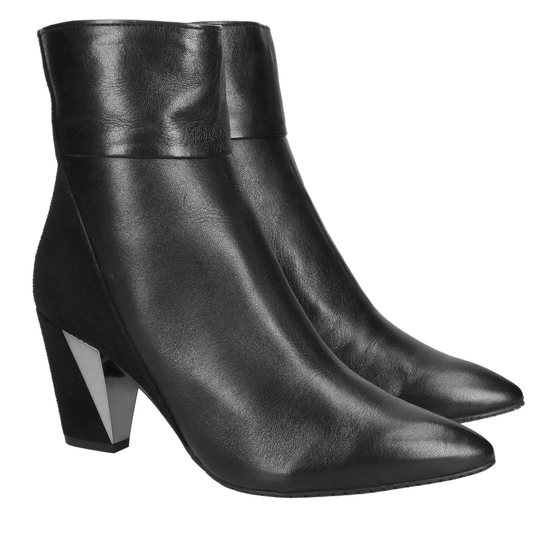 Eleganckie botki zamszowe na ozdobnym obcasie, elegancja i wygoda w jednym