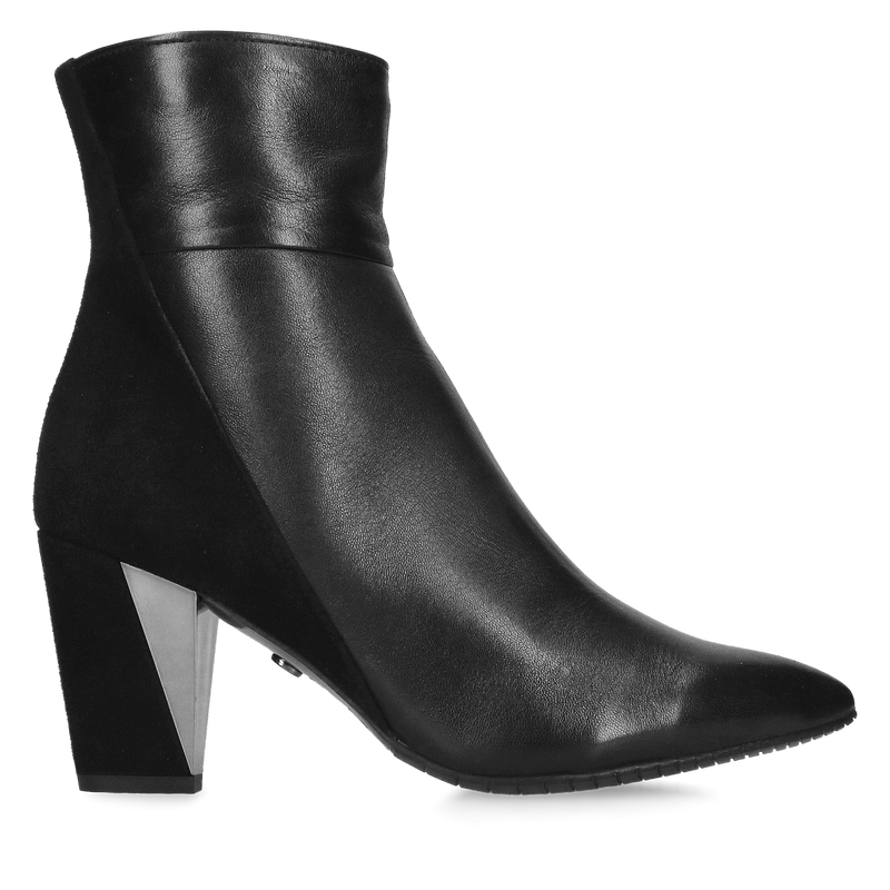 Eleganckie botki zamszowe na ozdobnym obcasie, elegancja i wygoda w jednym