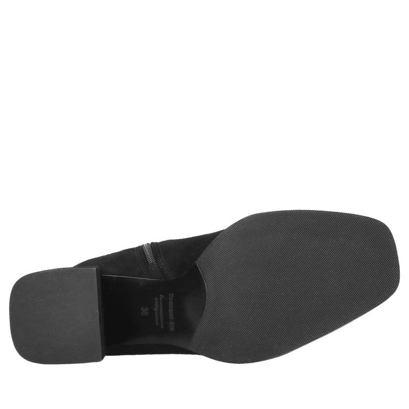 Botki czarne damskie na klocku z ozdobnym łańcuszkiem na nosku