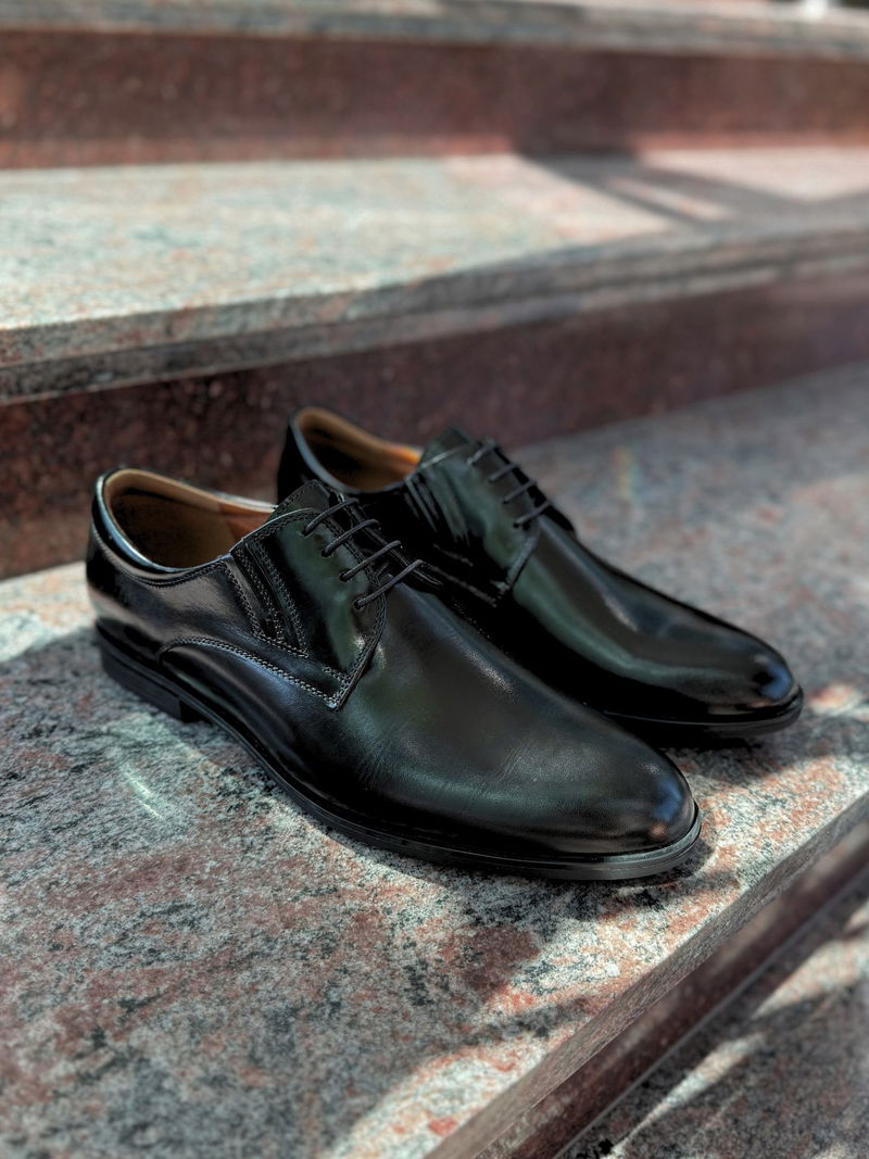 Wizytowe buty do garnituru o szerszej tęgości, polski producent Conhpol