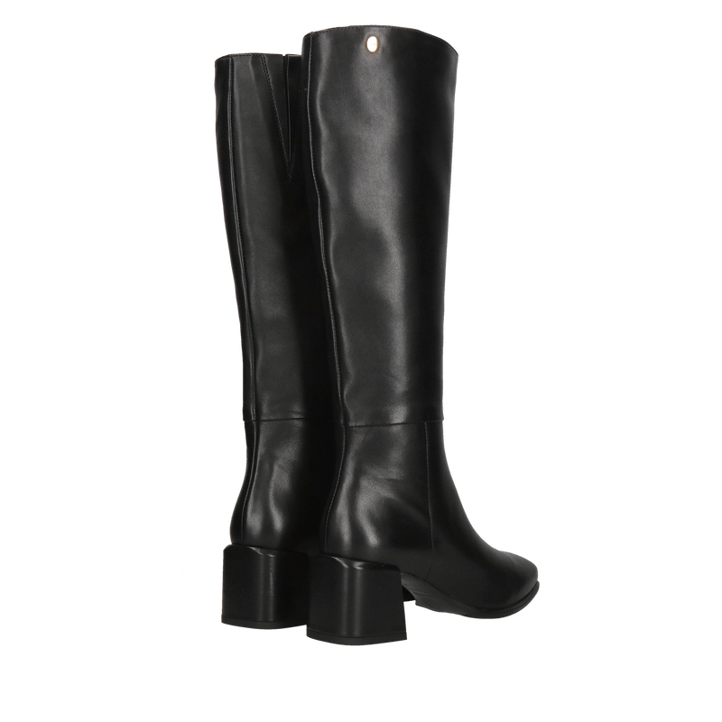 Kozaki z wąską cholewką, kozaki damskie na słupku, wygodne i komfortowe