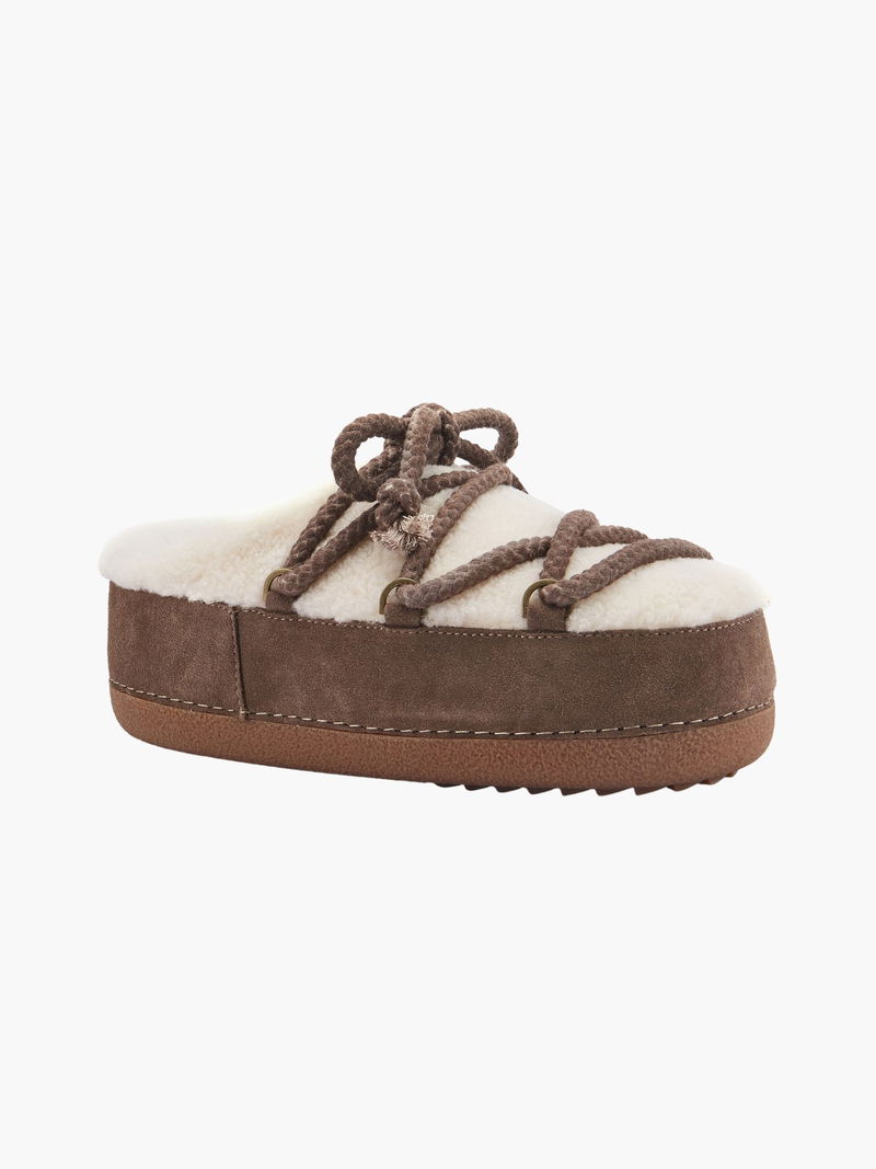 Wersja bestsellerowego modelu Manon marki Luxe. Zimowe buty w stylu śniegowców z cholewką z zamszu i owczej skóry, Konopka Shoes