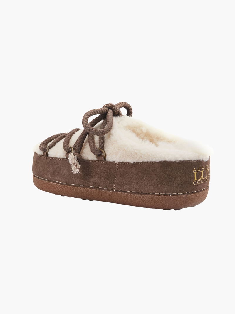 Wersja bestsellerowego modelu Manon marki Luxe. Zimowe buty w stylu śniegowców z cholewką z zamszu i owczej skóry, Konopka Shoes