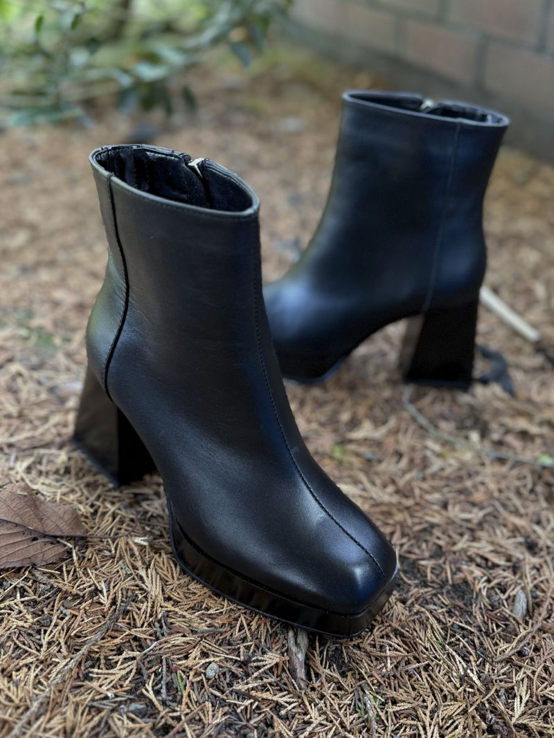 Modowe botki damskie na grubym obcasie, eleganckie botki ze skóry licowej