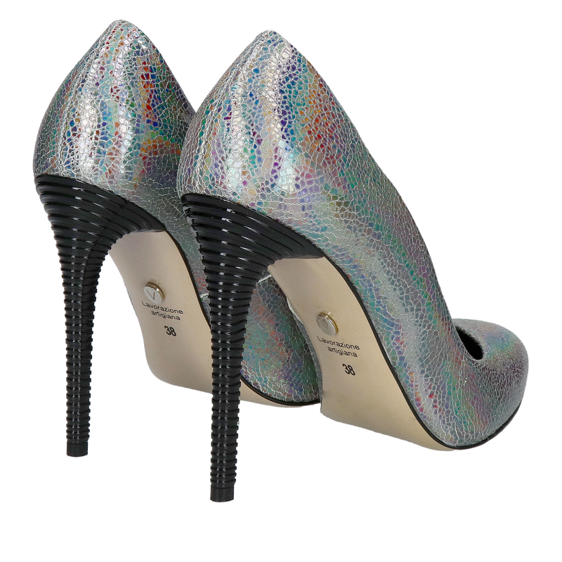 Wysokie szpilki srebrne z wyjątkową skórą naturalną i ozdobnym obcasem, Konopka Shoes