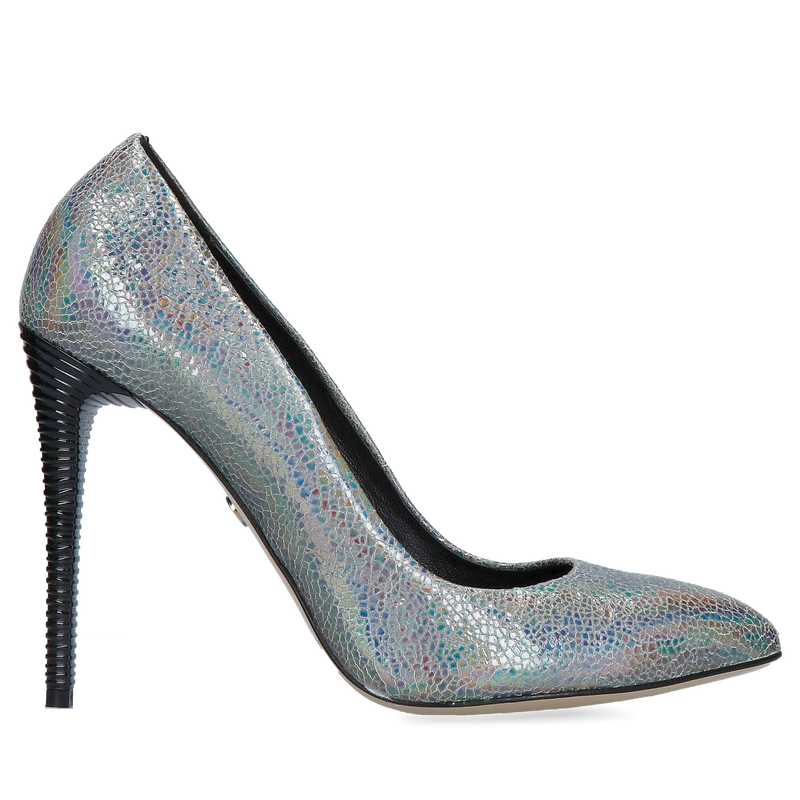 Wysokie szpilki srebrne z wyjątkową skórą naturalną i ozdobnym obcasem, Konopka Shoes