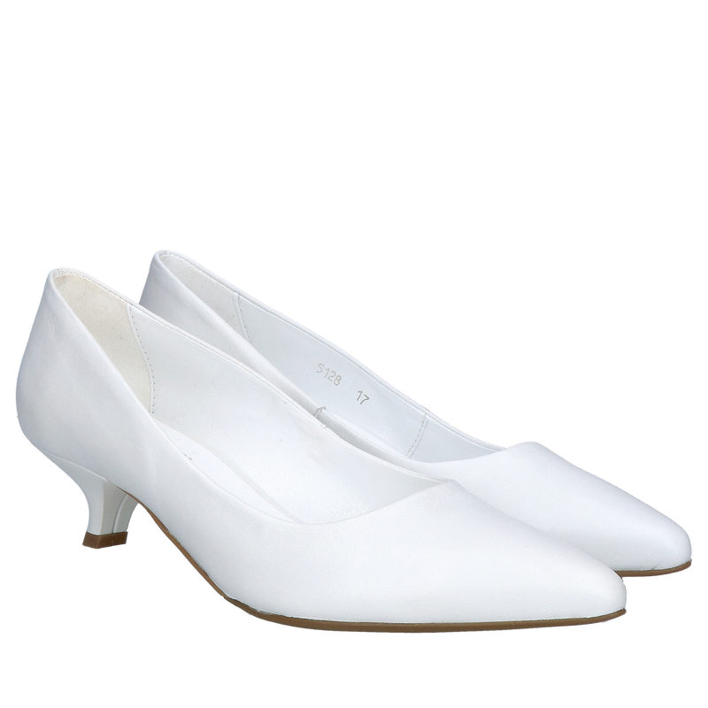 Niskie białe kaczuszki na wygodnym obcasie, buty do ślubu białe, wygodne szpilki do ślubu, Konopka Shoes