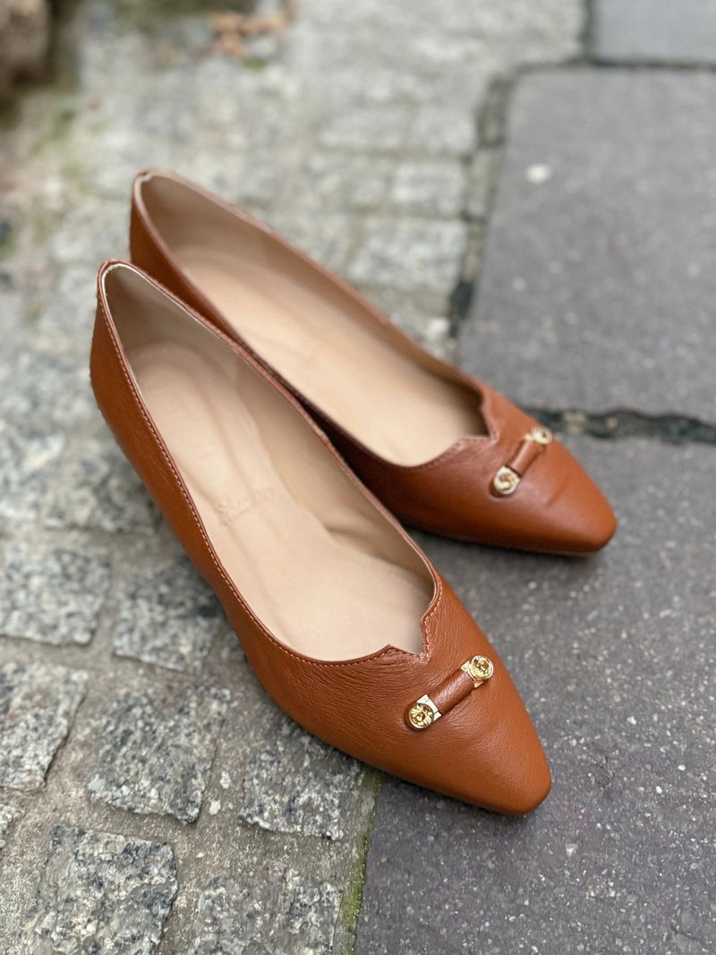 Buty damskie na niskim klocku w kolorze rudym, wygodne damskie czółenka z miękkiej skóry