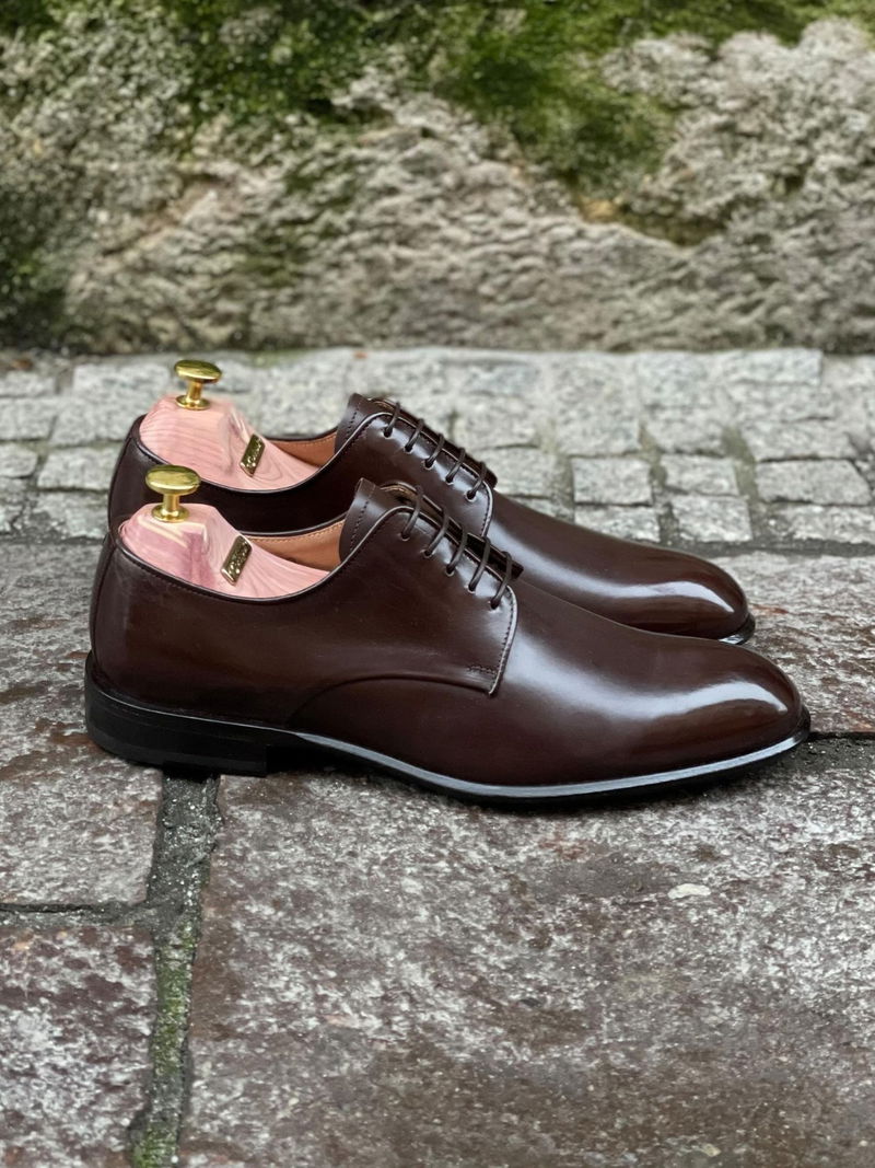 Buty premium na skórzanej podeszwie w kolorze ciemnej czekolady, wysoka jakość i polska produkcja, buty premium do ślubu