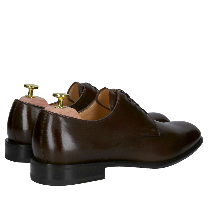 Buty premium na skórzanej podeszwie w kolorze ciemnej czekolady, wysoka jakość i polska produkcja, buty premium do ślubu