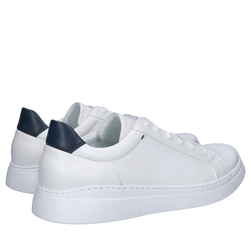 Białe męskie sneakersy z wyjmowaną wkładką, lekkie i miękkie