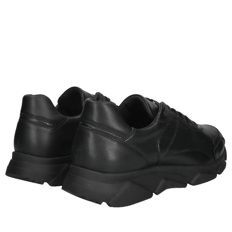 Męskie czarne sneakersy na czarnej podeszwie, wyjątkowy designe i wykonanie