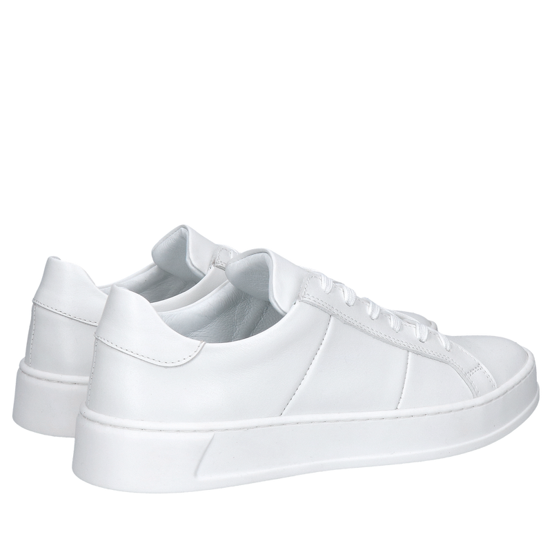 Lekkie białe sneakersy damskie ze skóry, białe buty damskie sportowe do letniej sukienki