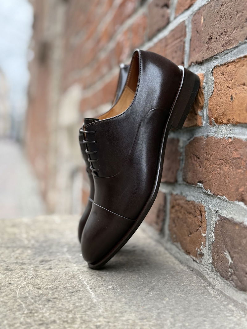 Eleganckie męskie oxfordy w kolorze ciemno brązowym, wizytowe buty męskie do garnituru, Konopka Shoes