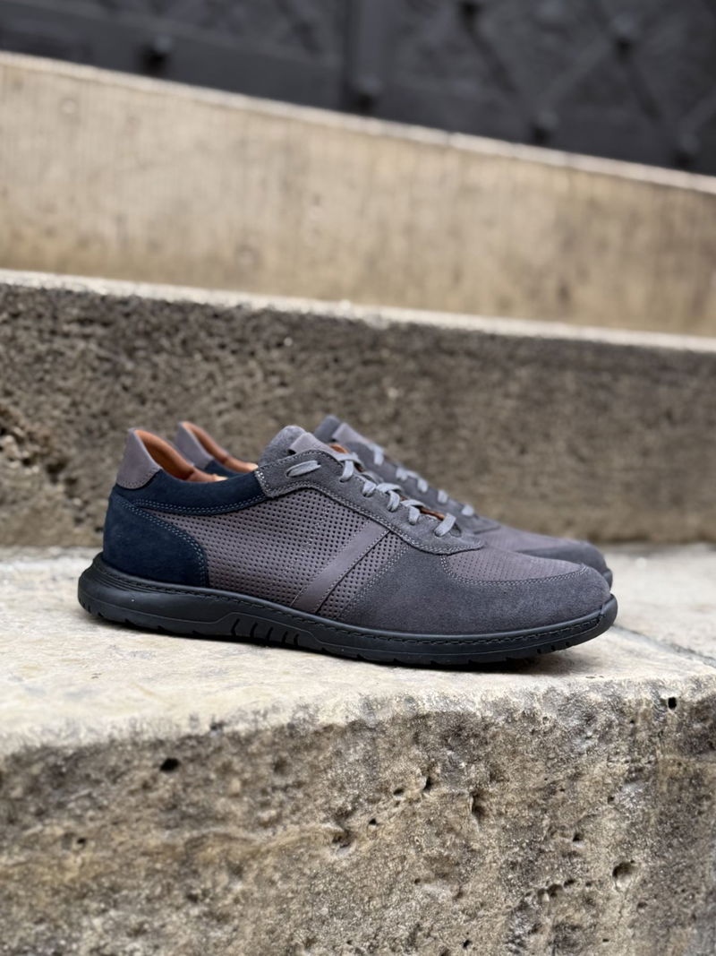 Szerokie i wygodne buty męskie, półbuty szare ze skóry zamszowej, Konopka Shoes