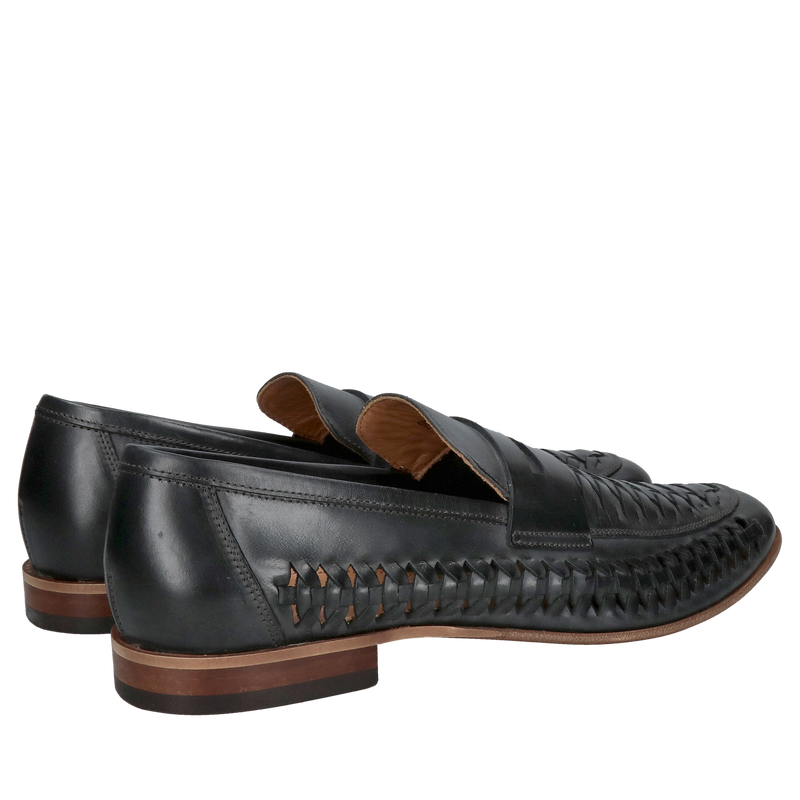 Ręcznie plecione półbuty Conhpol z miekkiej skóry licowej. Męskie loafersy plecione