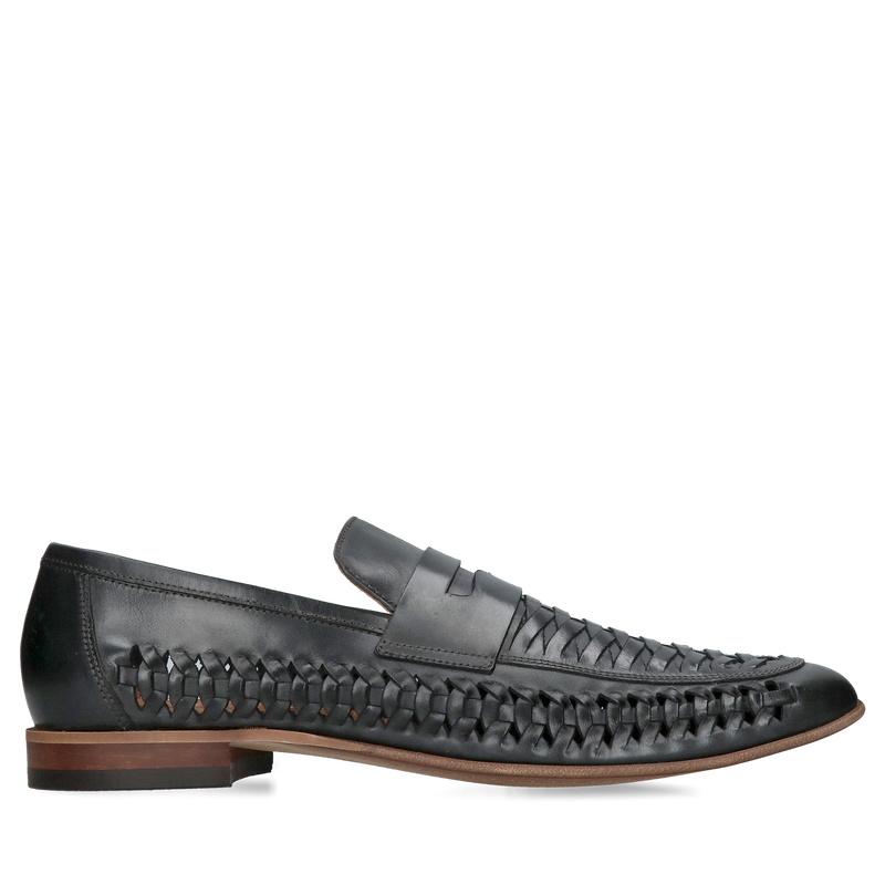 Ręcznie plecione półbuty Conhpol z miekkiej skóry licowej. Męskie loafersy plecione