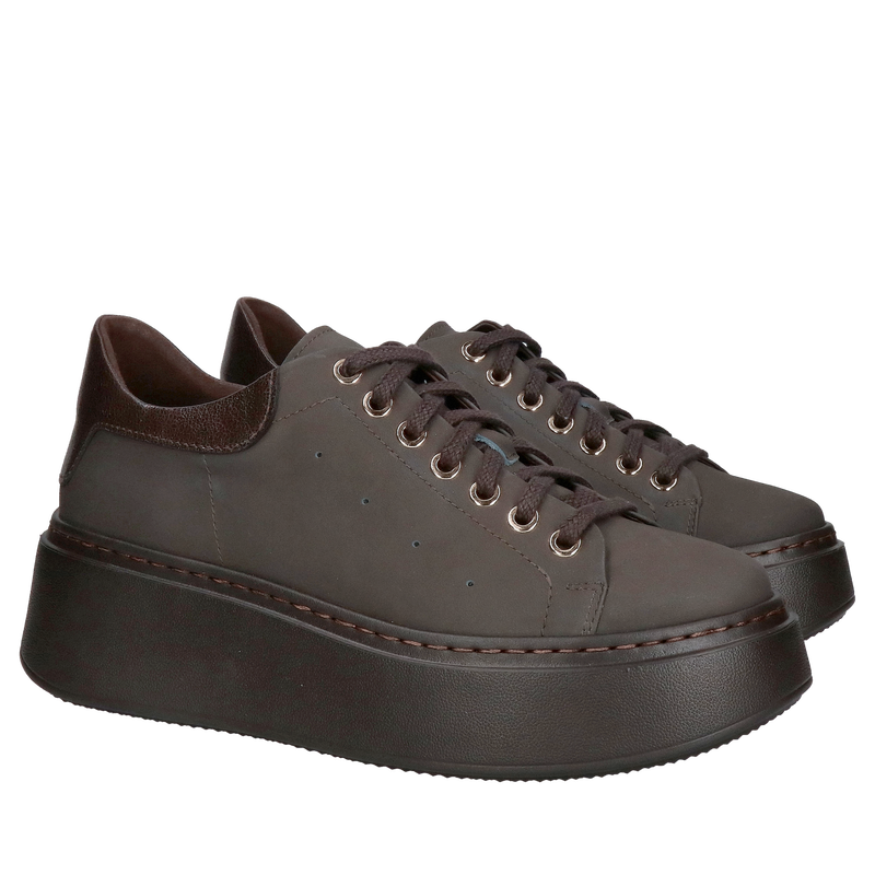 Czekoladowe sneakersy damskie na lekkiej podeszwie. Sportowe buty damskie idealne na co dzień, łączące styl, lekkość i komfort.