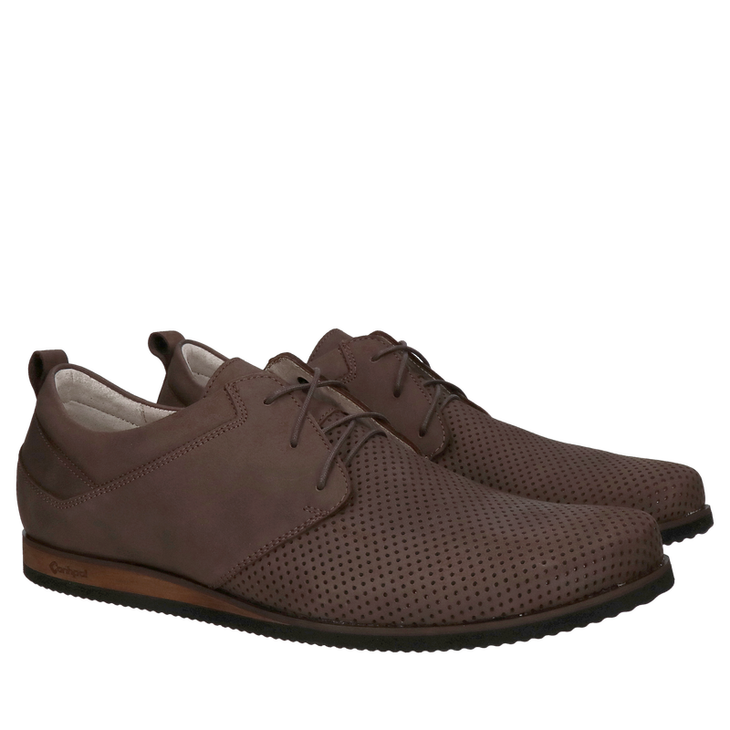 Lekkie i wygodne buty męskie z dziurkami na wylot, ażurowana cholewka w butach męskich, Konopka Shoes