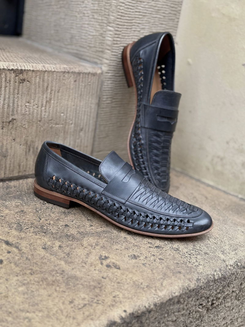 Ręcznie plecione półbuty Conhpol z miekkiej skóry licowej. Męskie loafersy plecione