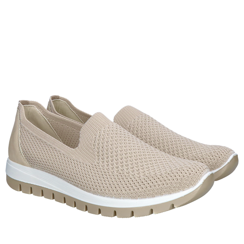 Wygodne wsuwane buty damskie ze siateczki, wysoka amortyzacja i komfort na długie letnie spacery