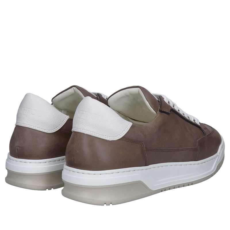 Buty sportowe na co dzień na szerszą stopę, jakość premium obuwia sportowego od polskiego producenta