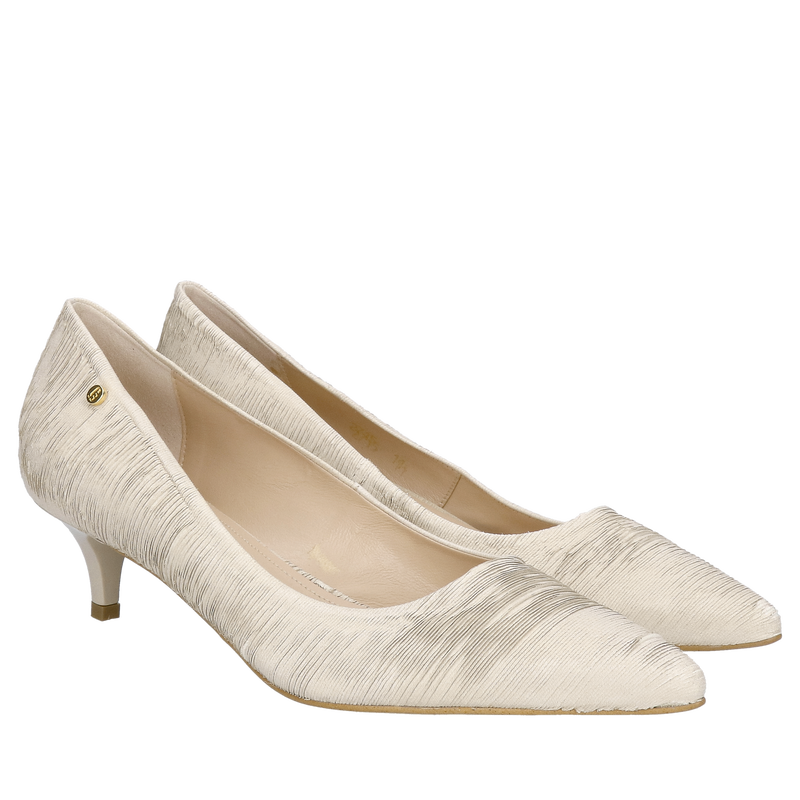 Damskie szpilki na niskim obcasie, niskie kaczuszki damskie beżowe