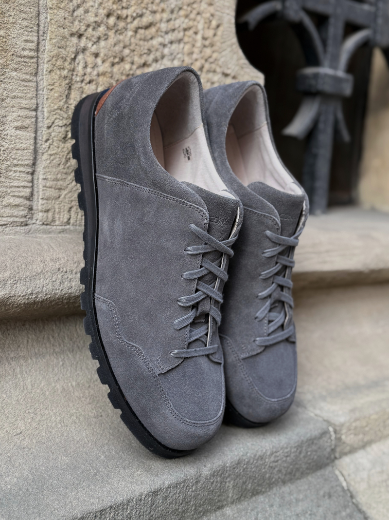 Szare półbuty męskie na szerszą stopę, wygodne i lekkie buty męskie od polskiego producenta