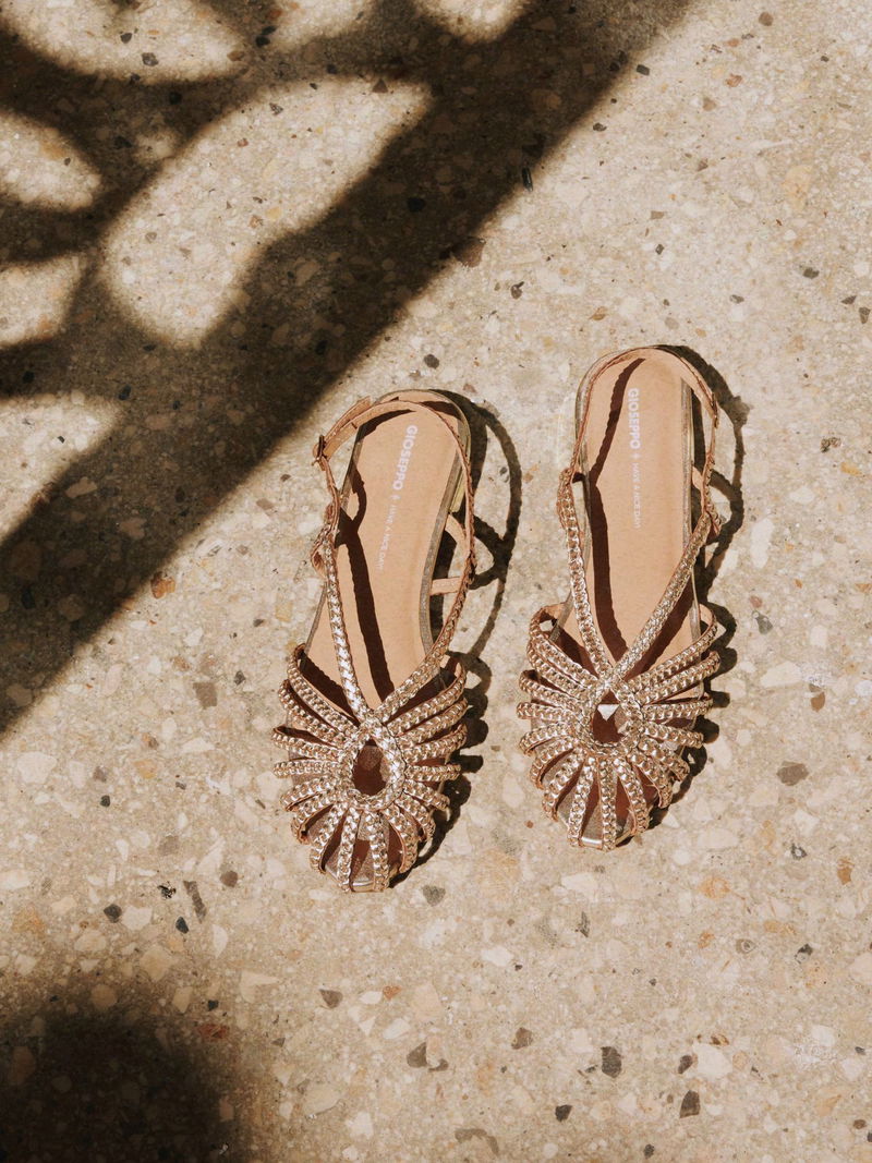 Plecione sandały damskie w złotej skórze, damskie buty bez pięty slingback