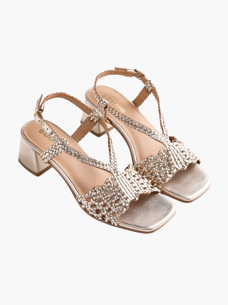 Plecione sandałki na klocku, złote skórzane sandałki do sukienki letniej