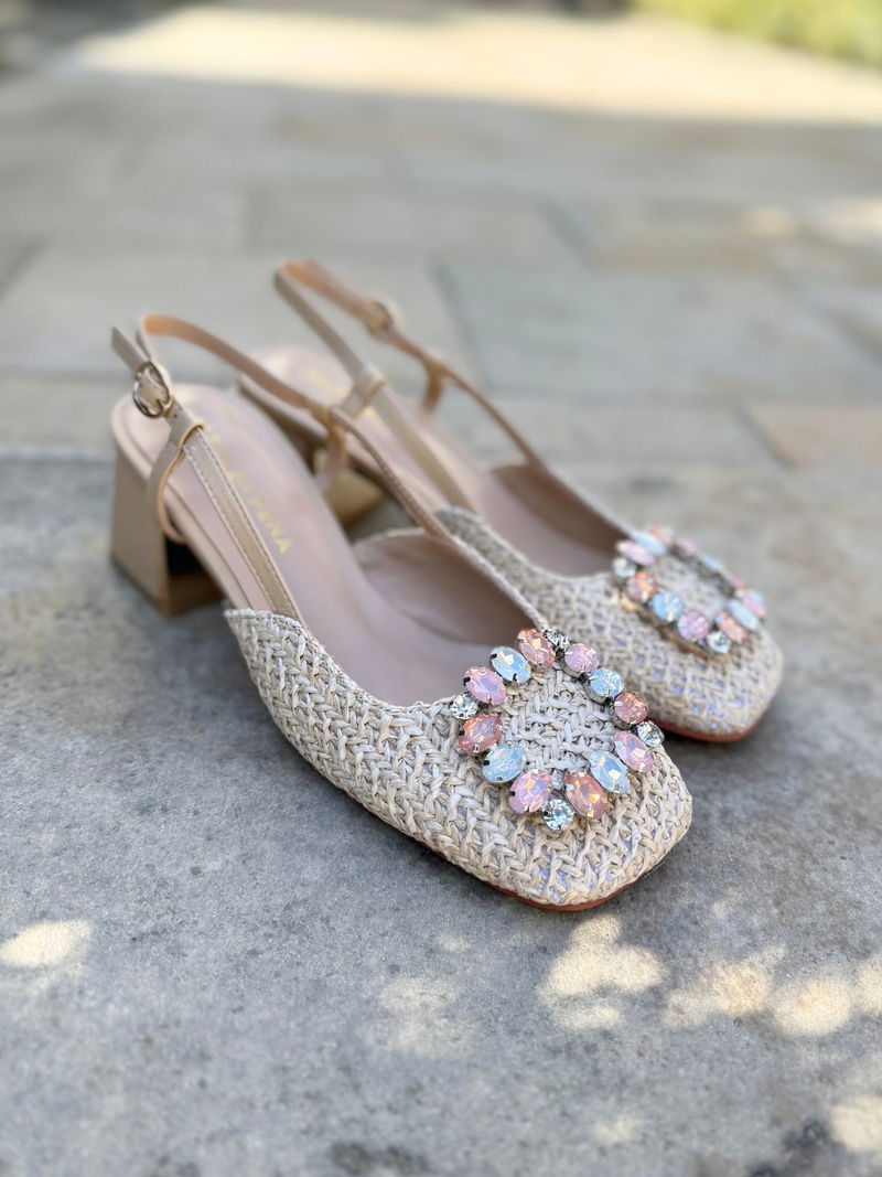 Czółenka beżowe na niskim klocku, wygodne eleganckie buty damskie