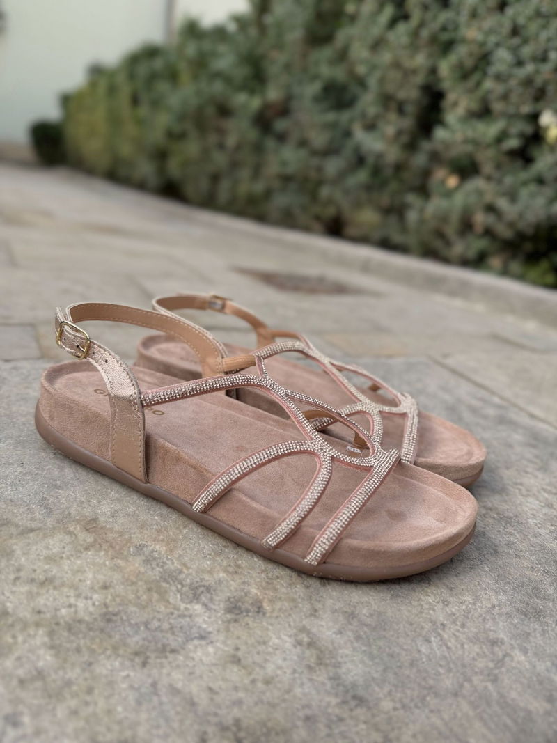 Złote sandałki na miekkim fusbecie, delikatne sandałki do letniej sukienki