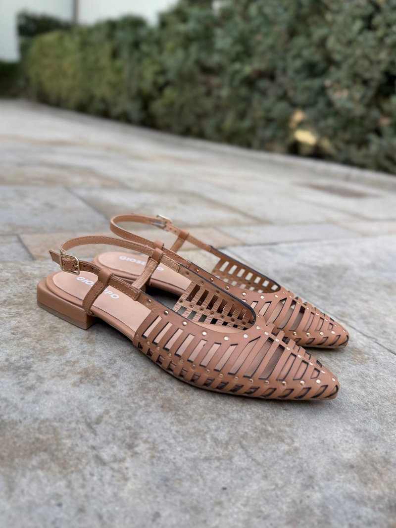 Buty slingback z otwartą piętą, ażurowe baleriny ze skóry