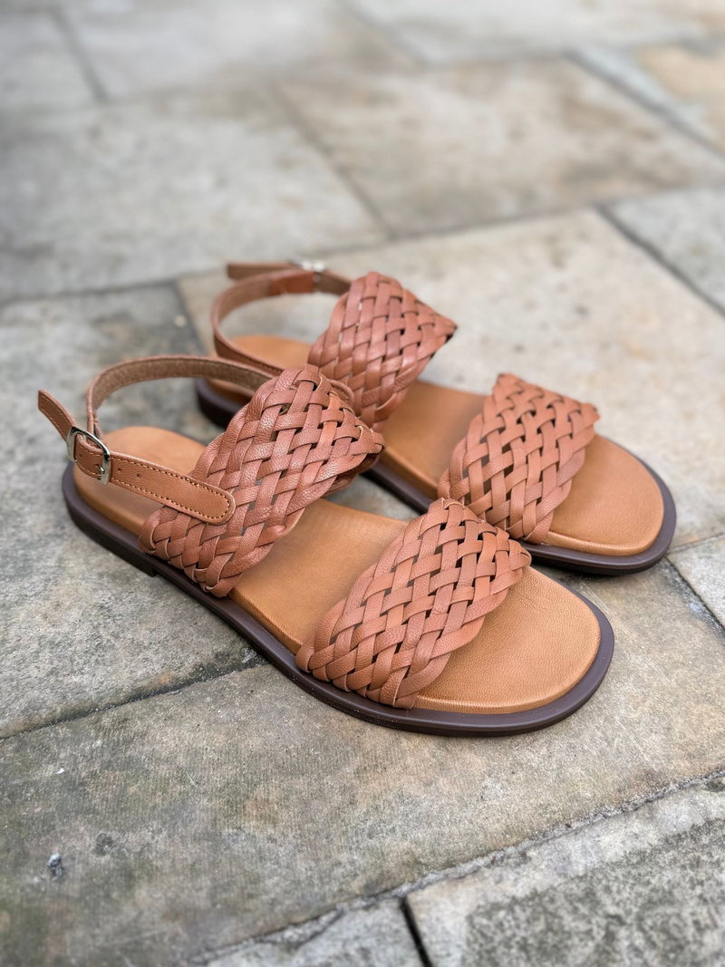 Wygodne sandałki plecione z miękkiej skóry licowej, miękkie i wygodne