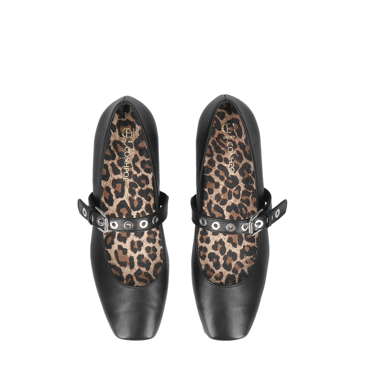 Modne czarne baleriny z paskiem na podbiciu z kwadratowym przodem