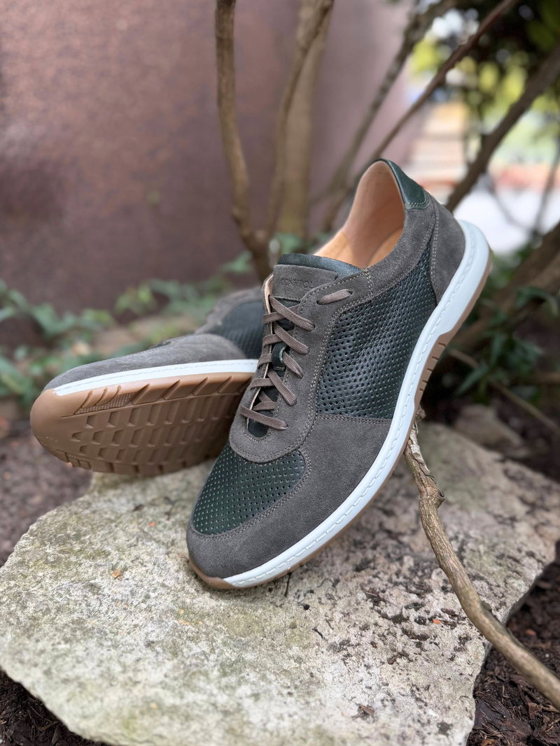 Wygodne szerokie półbuty męskie na co dzień, lekkie i miękkie buty na lato z dziurkami na wylot