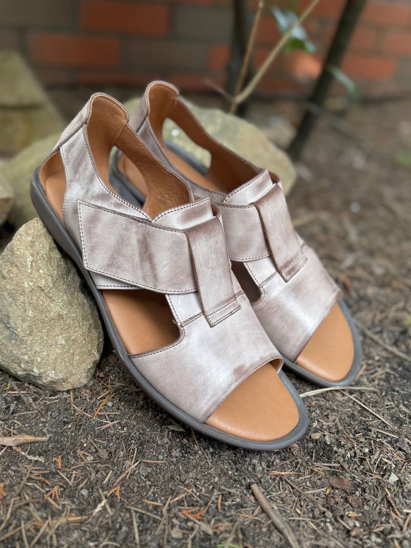 Lekkie jasnobrązowe sandały męskie na rzepę z miękką wkładką skórzaną