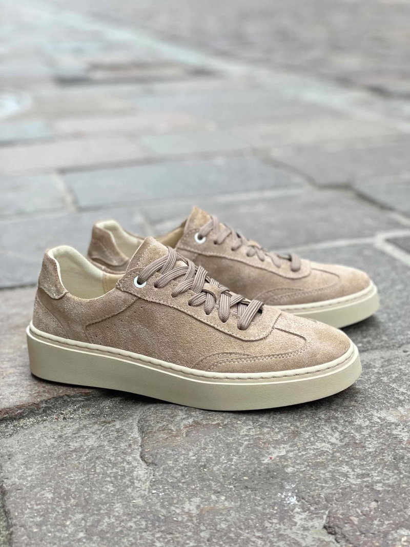 Miękkie damskie sneakersy ze skóry zamszowej, beżowe półbuty sznurowane lekkie i wygodne