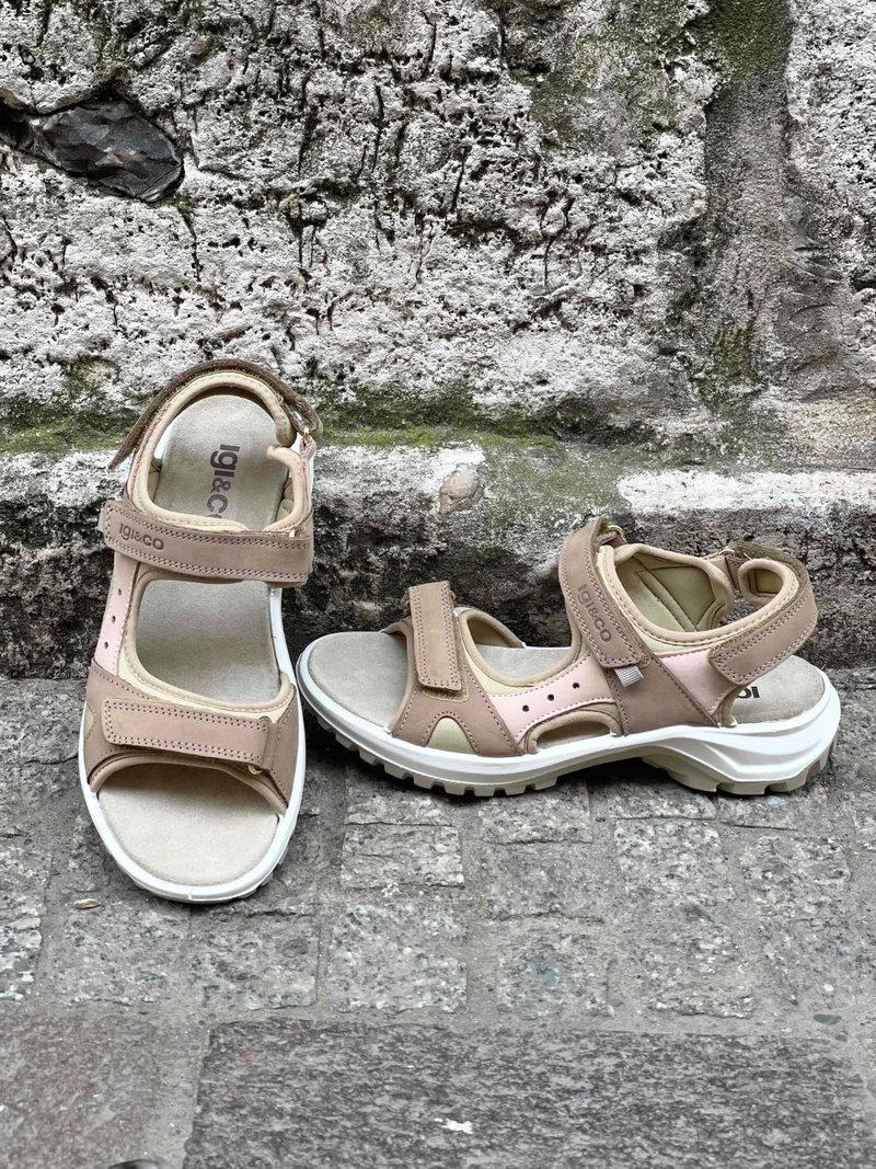 Sportowe sandały skórzane na miekkiej grubszej podeszwie